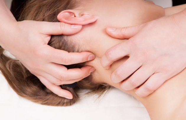 Ból głowy jest jednym z niespecyficznych objawów różnych chorób.