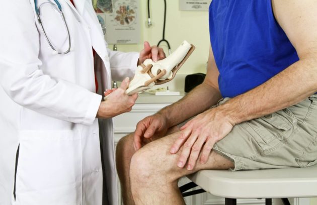 Dolegliwości mięśni i stawów mogą być leczone poprzez rehabilitację.